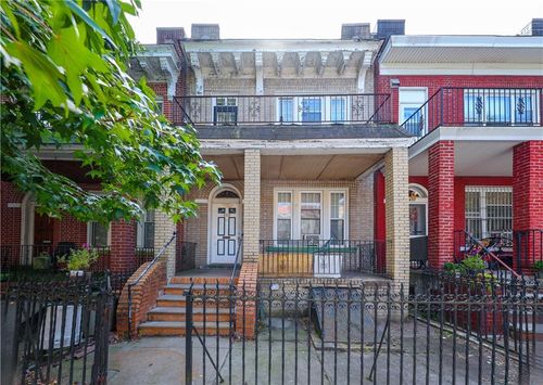 652 61st St, Brooklyn, NY, 11220-4111 | Card Image