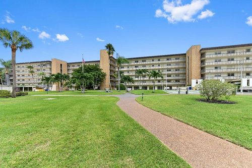 5070-555 Nw 4th Ave, Boca Raton, FL, 33432-3652 | Card Image