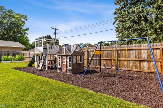 Playset | Image 32