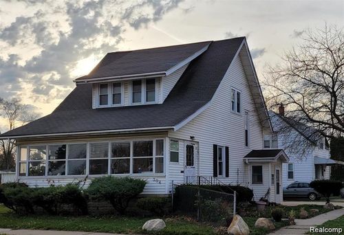 304 Ecorse Rd, Ypsilanti, MI, 48198-5717 | Card Image