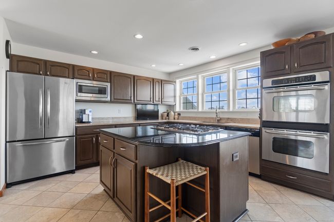 15 Buckingham Ave, House other with 3 bedrooms, 3 bathrooms and 4 parking in Old Saybrook CT | Image 11