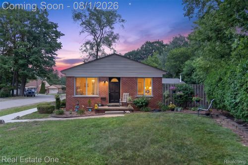 26212 Park Ct, Madison Heights, MI, 48071-3844 | Card Image