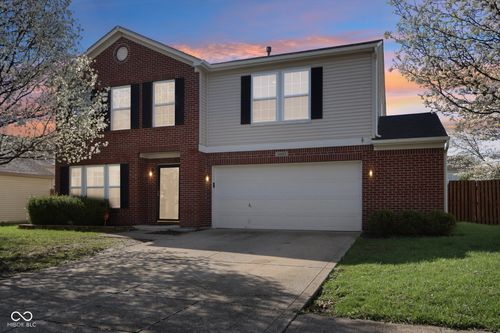 10303 Memorial Knoll Dr, Indianapolis, IN, 46234-9817 | Card Image