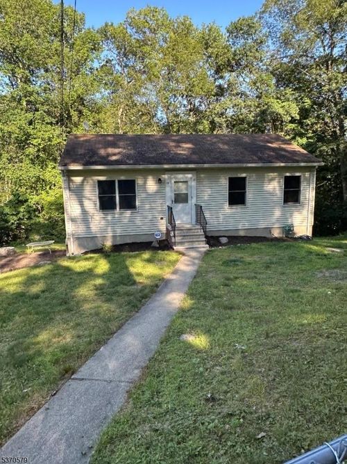 19 Apshawa Cross Rd, West Milford, NJ, 07480-3701 | Card Image
