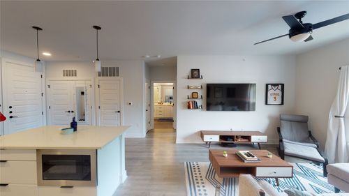 apt-226-2220 Webberville Rd, Austin, TX, 78702-3680 | Card Image