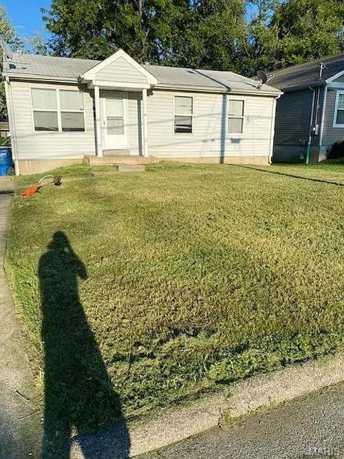 6128 Washington Ave, Berkeley, MO, 63134-2243 | Card Image