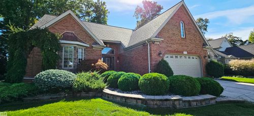 20394 Country Side Dr, Macomb, MI, 48044-3585 | Card Image