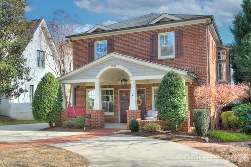 1825 Lombardy Cir, Charlotte, NC, 28203-6055 | Card Image