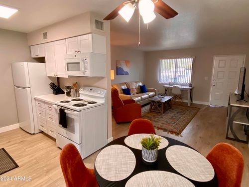 30-540 S West Rd, Wickenburg, AZ, 85390-1167 | Card Image