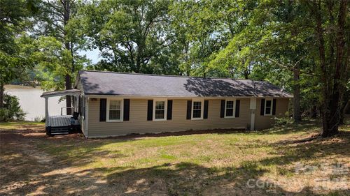 300 Valley 1 Dr, Winnsboro, SC, 29180-8642 | Card Image