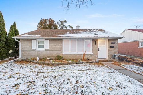 8330 45th St, Lyons, IL, 60534-1707 | Card Image