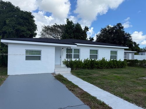 2441 Nw 98th St, Miami, FL, 33147-2135 | Card Image