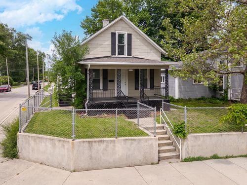 107 S Morris Ave, Bloomington, IL, 61701-4861 | Card Image