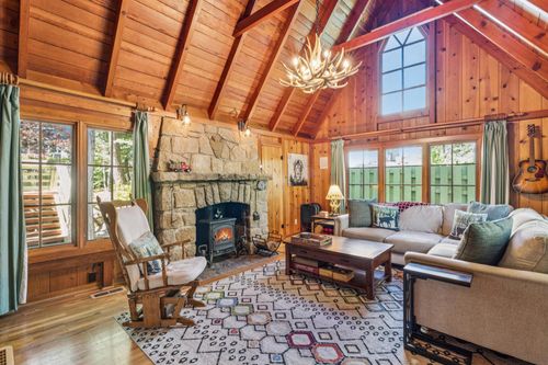 28772 Cedar Dr, Lake Arrowhead, CA, 92352 | Card Image