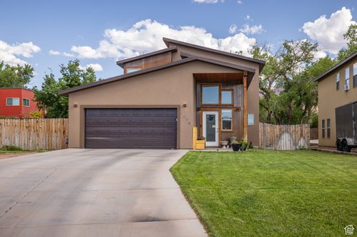 1018 Valley View Ct, Moab, UT, 84532-3094 | Card Image