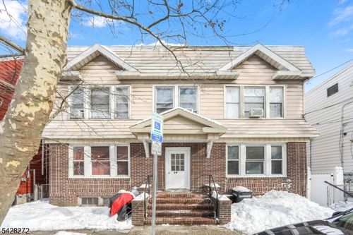 34 Cortland St, Newark, NJ, 07105-4422 | Card Image