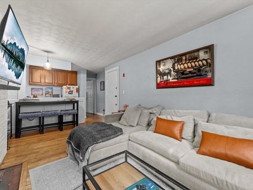 2-11 Myrtle St, Boston, MA, 02114 | Card Image