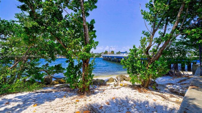 C308 - 3 Grove Isle Dr, Condo with 2 bedrooms, 2 bathrooms and null parking in Coconut Grove FL | Image 19