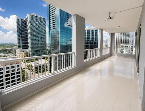 2707-170 Se 14th St, Miami, FL, 33131-3334 | Card Image