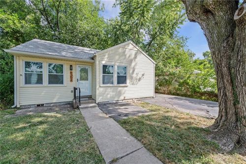 1104 Ne 43rd Terrace, Kansas City, MO, 64116 | Card Image