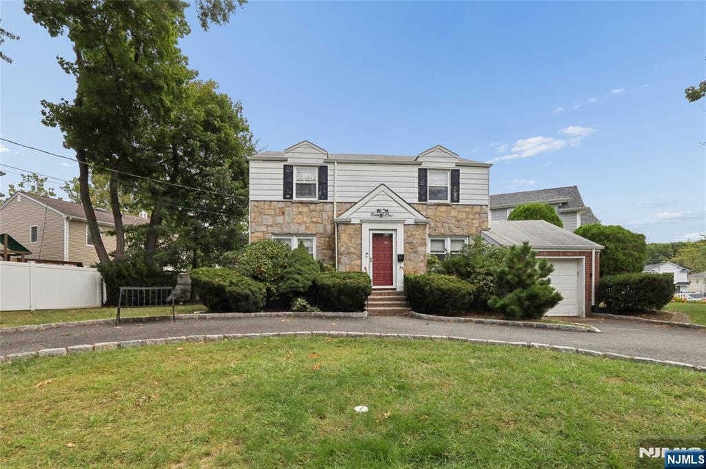 Residential Lease in Bergenfield