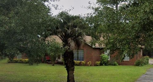 70 Johns Ln, Baxley, GA, 31513-8613 | Card Image