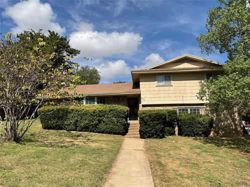 9555 Brookhollow Dr, Woodway, TX, 76712-3206 | Card Image