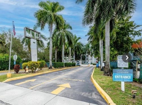 c-614-492 Nw 165th Street Rd, Miami, FL, 33169-6464 | Card Image