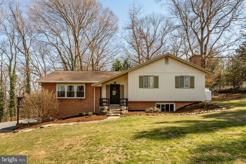 132 Maple Dr, NEW HOLLAND, PA, 17557-9332 | Card Image