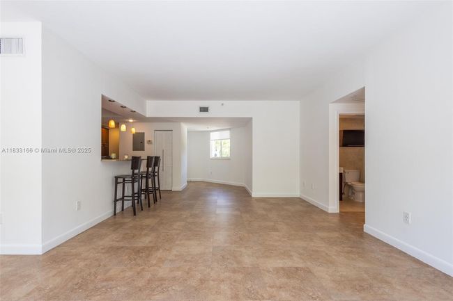 APT-101 - 50 Ocean Lane Dr, Condo with 3 bedrooms, 2 bathrooms and null parking in Key Biscayne FL | Image 17