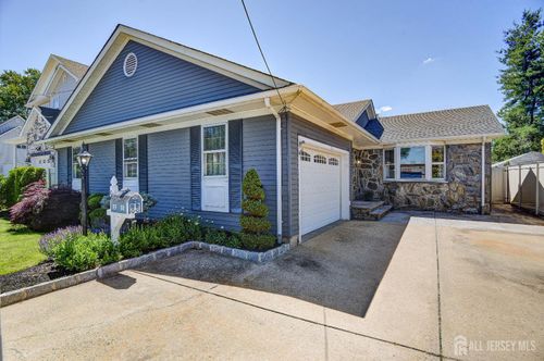 94 Mccutcheon Avenue, Sayreville, NJ, 08872 | Card Image