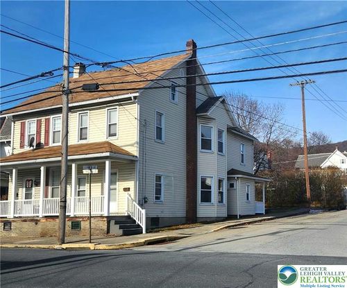 37 E Pennsylvania Ave, Pen Argyl, PA, 18072-1617 | Card Image