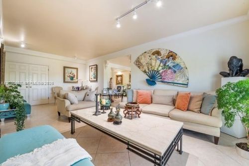 305-1400 Salzedo St, Coral Gables, FL, 33134-3977 | Card Image