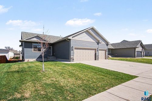 9016 W 24th St Street, Sioux Falls, SD, 57106 | Card Image