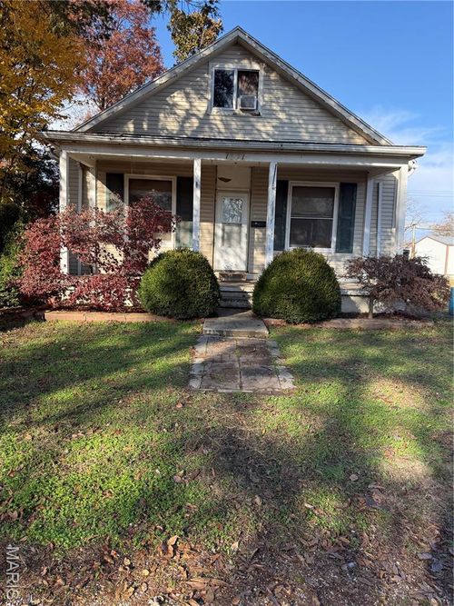 1371 Washington St, Carlyle, IL, 62231-1738 | Card Image