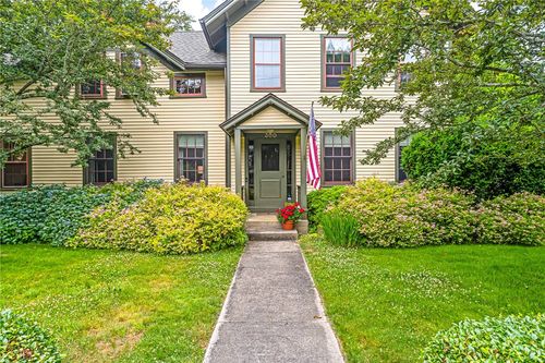 300 Kenyon Ave, South Kingstown, RI, 02879-4219 | Card Image