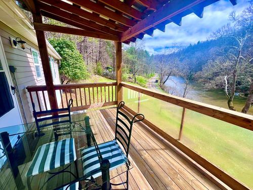 1252 Huff Hill Rd, Hillsville, VA, 24343-4740 | Card Image