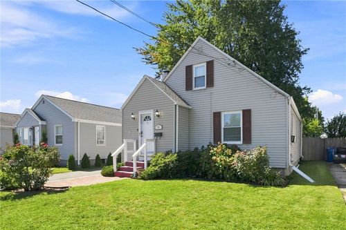 70 Overland Ave, Cranston, RI, 02910-2518 | Card Image