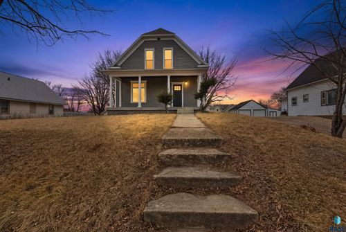 203 S Sherman Ave, Colton, SD, 57018-2132 | Card Image