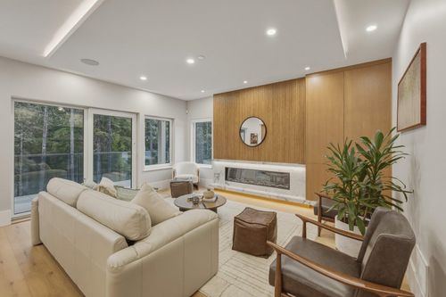 1733 River Run Pl, Whistler, BC, V8E1P4 | Card Image