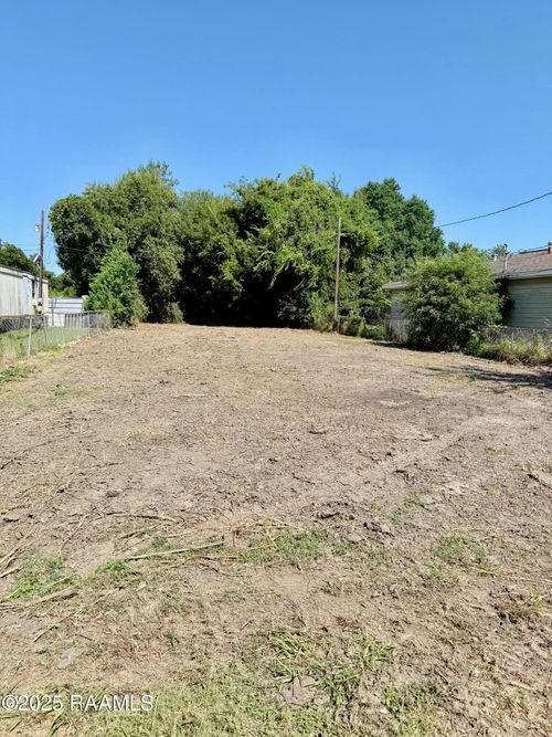 1208 Walton St, New Iberia, LA, 70560-5446 | Card Image