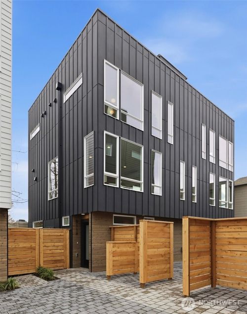 a-811 Nw 63rd St, Seattle, WA, 98107-2213 | Card Image