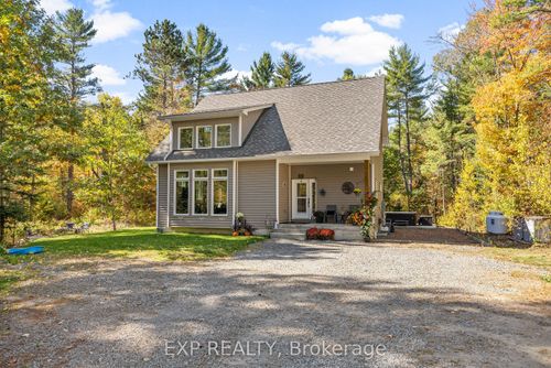 427 Paugh Lake Rd, Barry's Bay, ON, K0J1B0 | Card Image