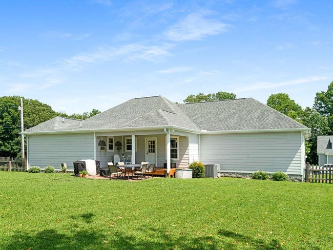 310 Diane Loop, House other with 3 bedrooms, 2 bathrooms and 2 parking in White Bluff TN | Image 42