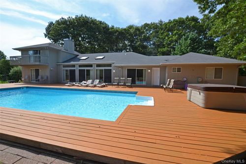 10 Jeffrey Ln, East Quogue, NY, 11942-3108 | Card Image
