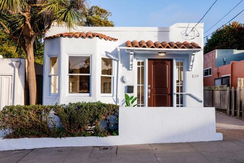 139 Carmel Ave, Pacific Grove, CA, 93950-2820 | Card Image