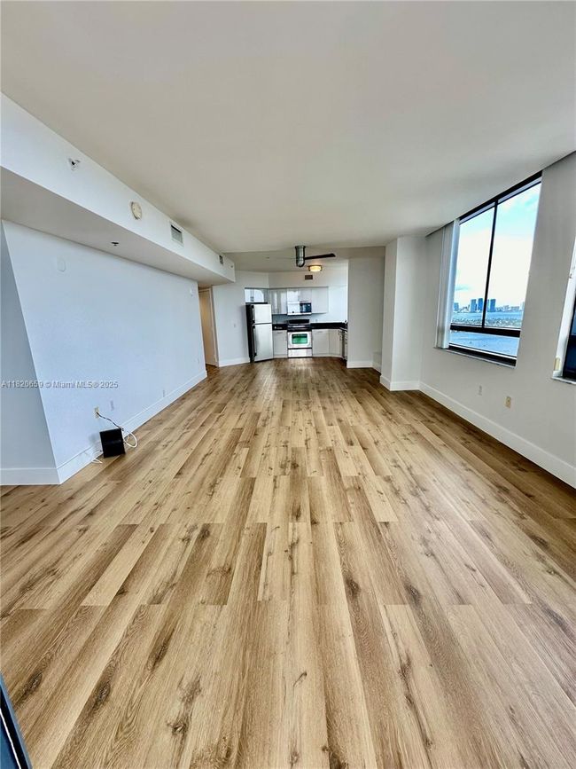 APT-3007 - 1330 West Ave, Condo with 2 bedrooms, 2 bathrooms and null parking in Miami Beach FL | Image 7