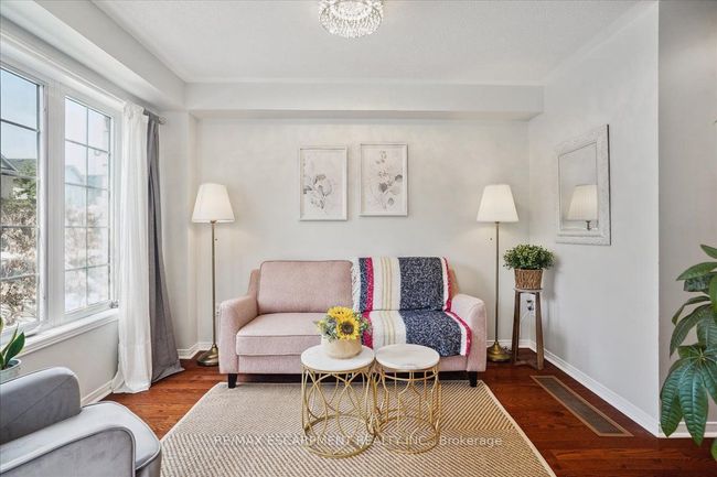 2403 Emerson Dr, House attached with 3 bedrooms, 4 bathrooms and 1 parking in Burlington ON | Image 6
