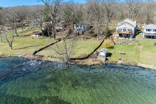 W7747 Wisconsin Dr, Elkhorn, WI, 53121 | Card Image