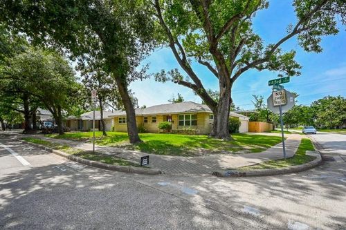 5233 W 43rd St, Houston, TX, 77092-5250 | Card Image